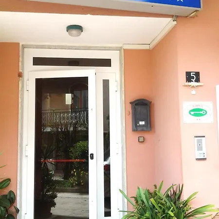 Aurora Hotel 2*