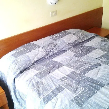 Aurora Hotel 2*